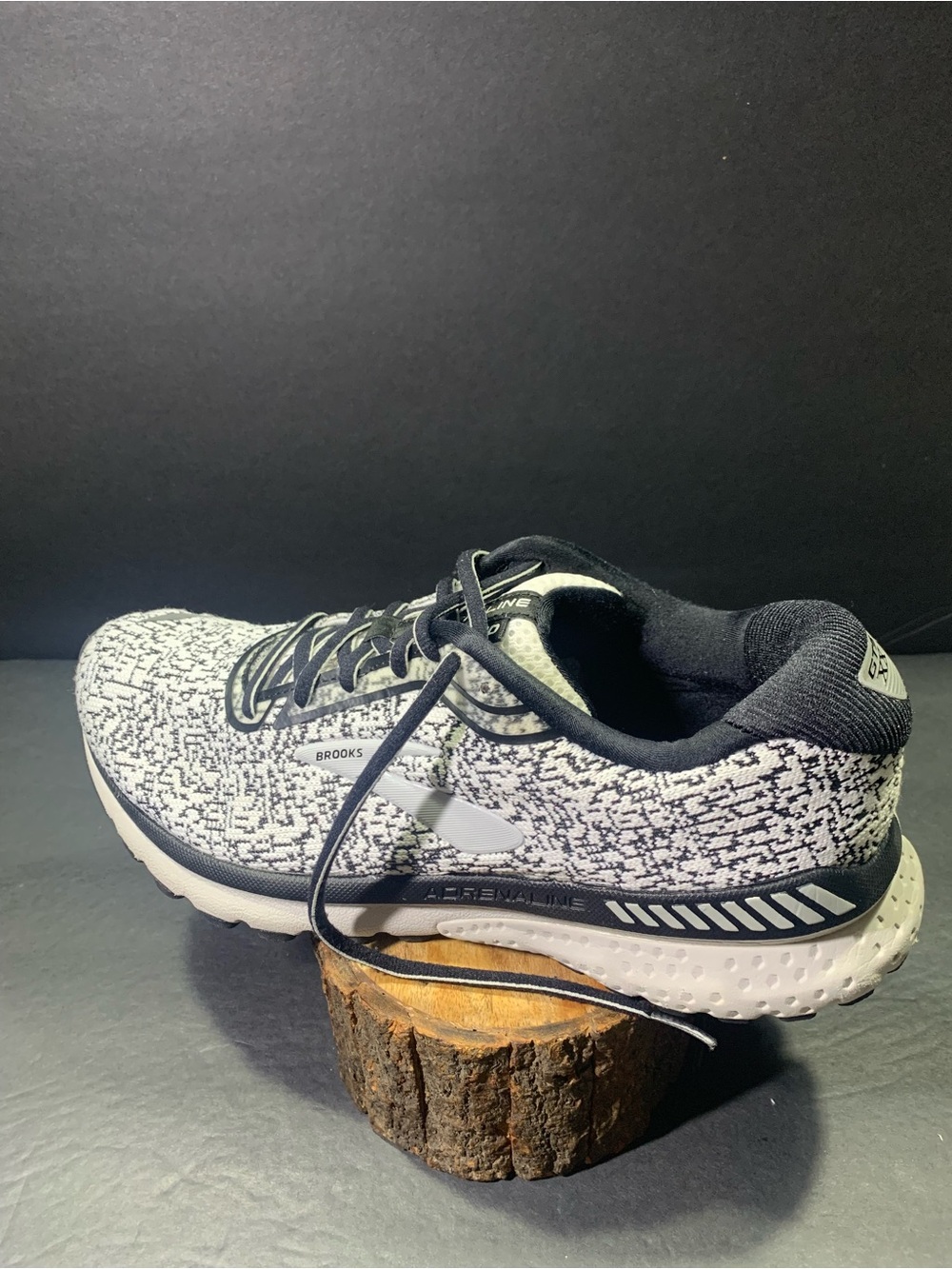 Brooks Adrenaline 20 Women’s White Black Running Walking Sneakers Shoe Size-11